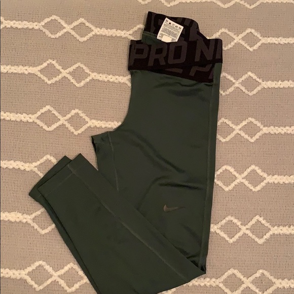 Women’s small Nike Pro pants $25 each! - Picture 3 of 7